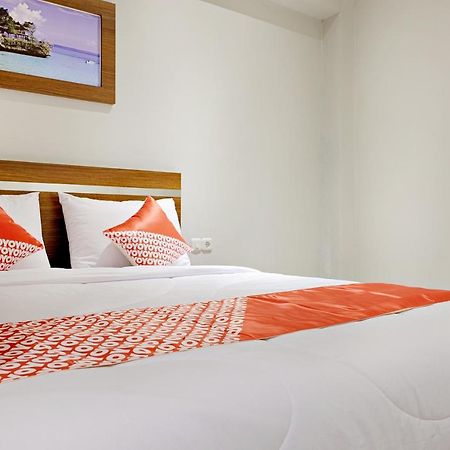 Super Oyo 2756 Anata Hotel Makassar Buitenkant foto