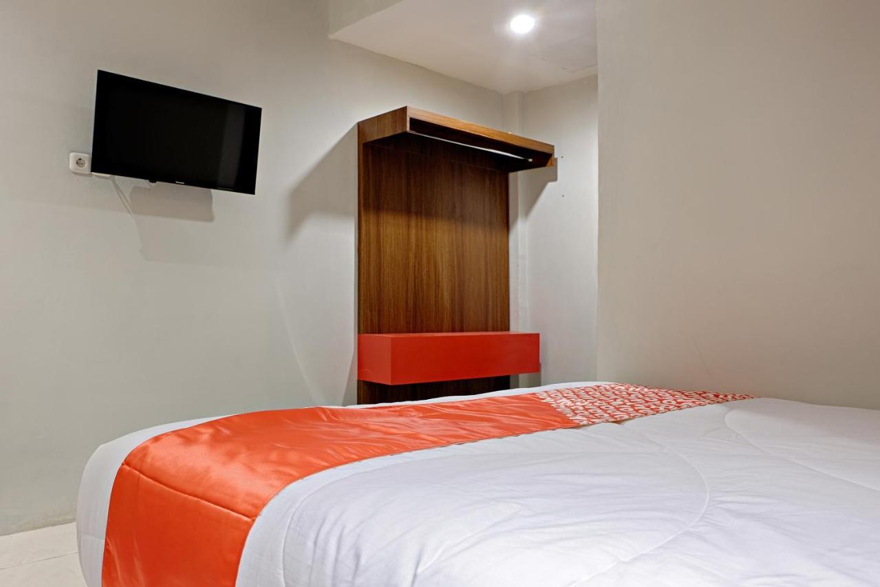 Super Oyo 2756 Anata Hotel Makassar Buitenkant foto