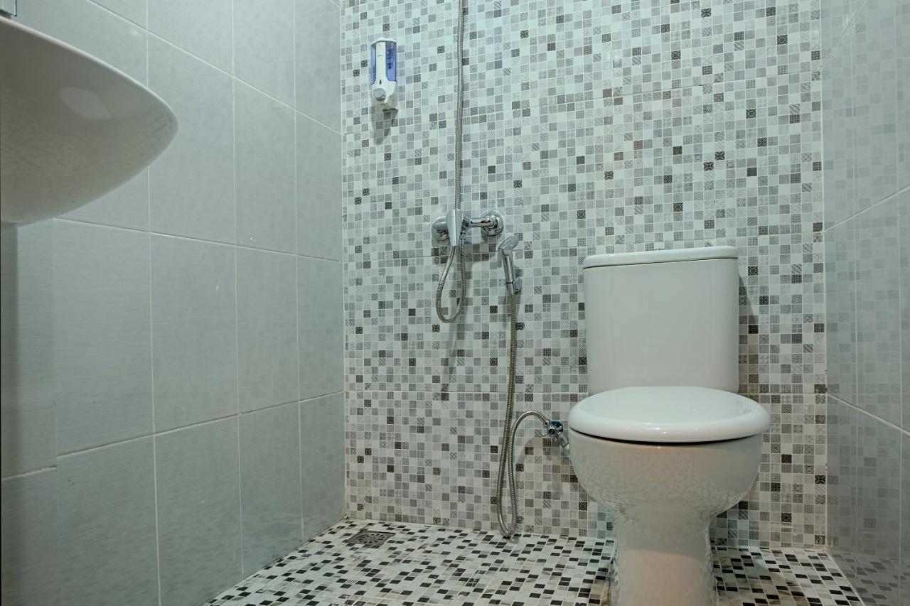 Super Oyo 2756 Anata Hotel Makassar Buitenkant foto