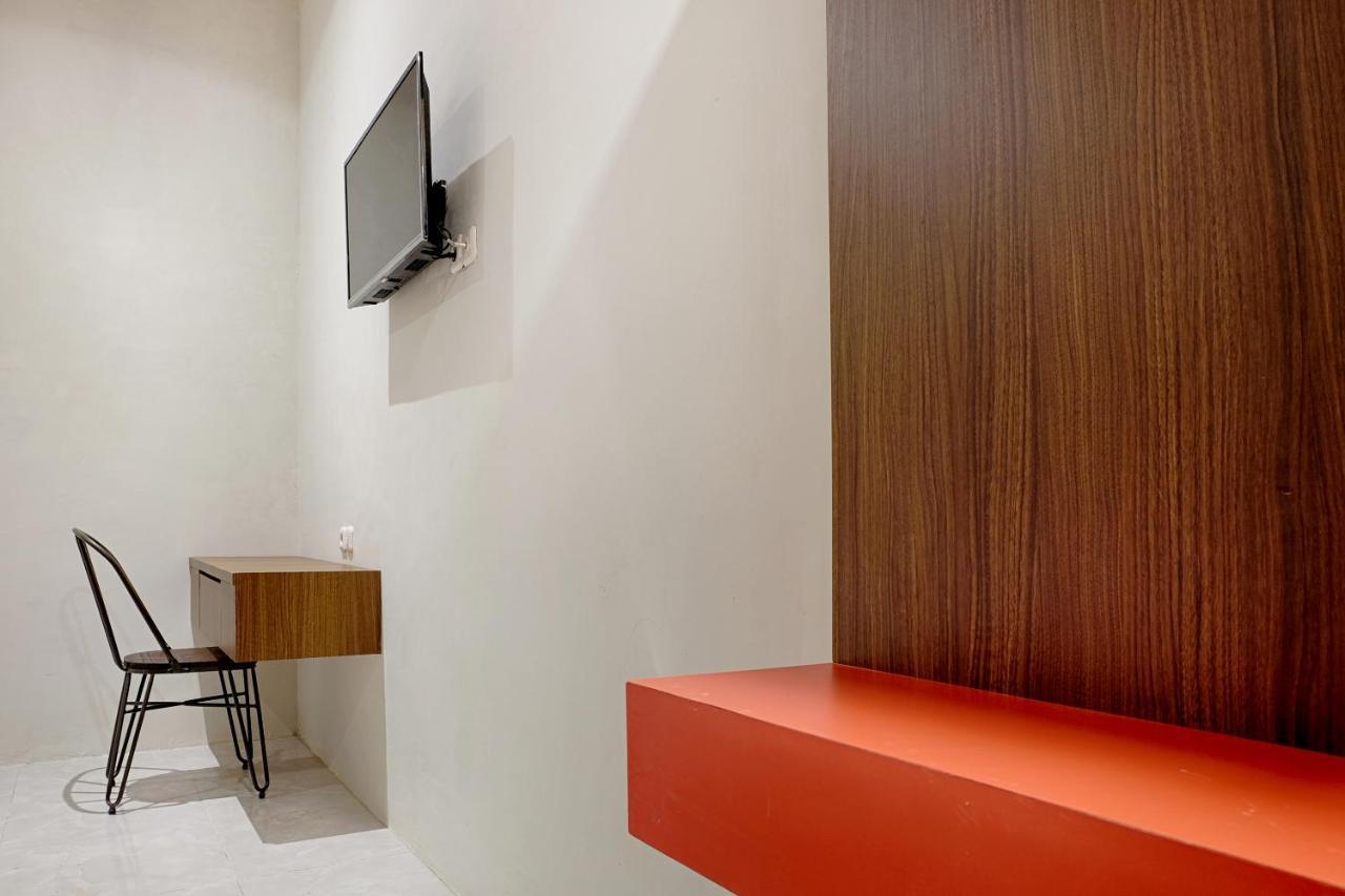 Super Oyo 2756 Anata Hotel Makassar Buitenkant foto