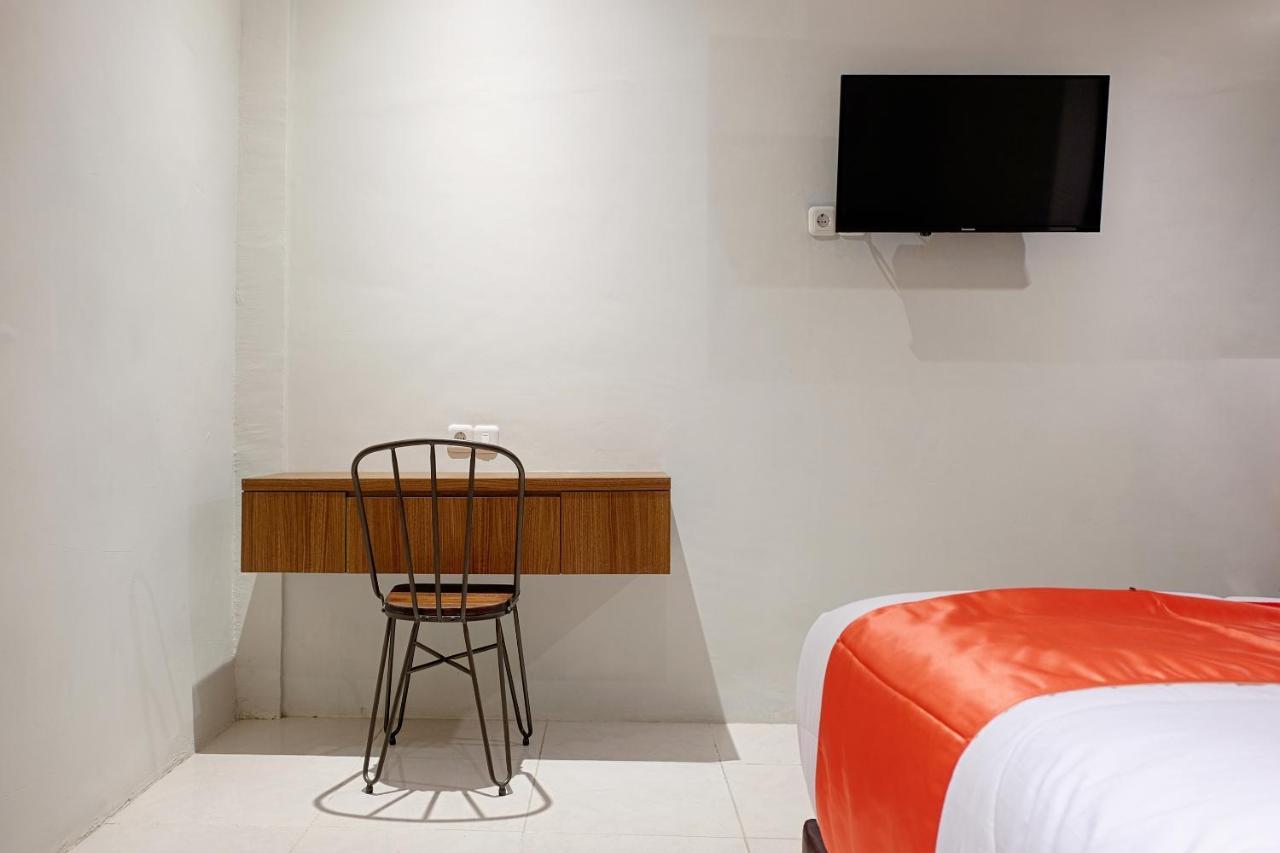 Super Oyo 2756 Anata Hotel Makassar Buitenkant foto