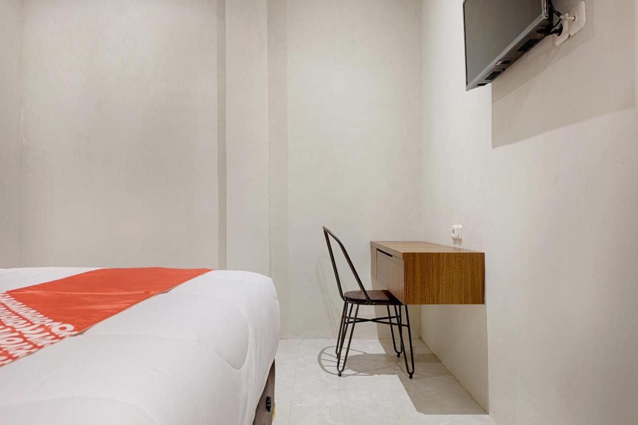 Super Oyo 2756 Anata Hotel Makassar Buitenkant foto