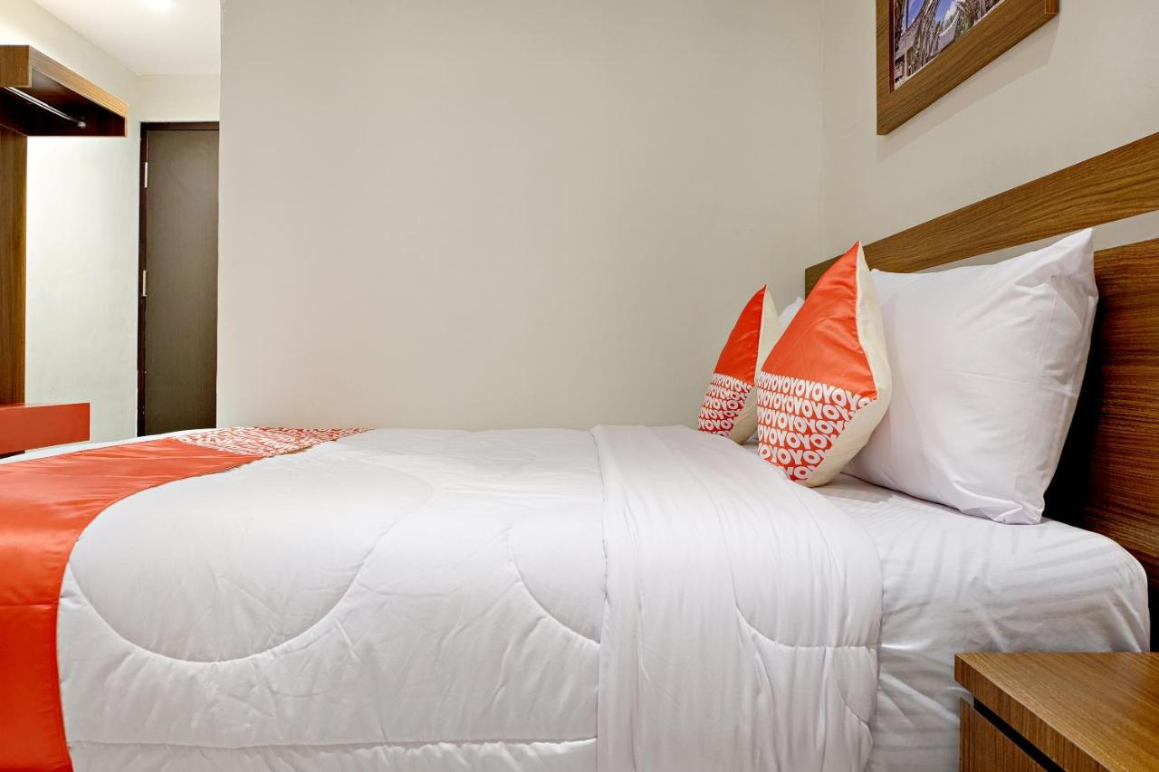 Super Oyo 2756 Anata Hotel Makassar Buitenkant foto